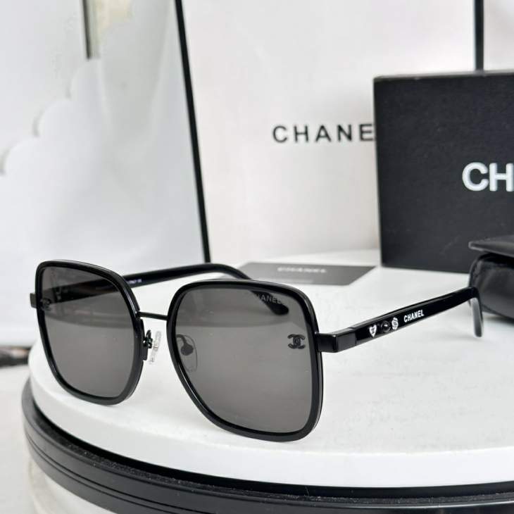 Picture of Chanel Sunglasses _SKUfw77894401fw